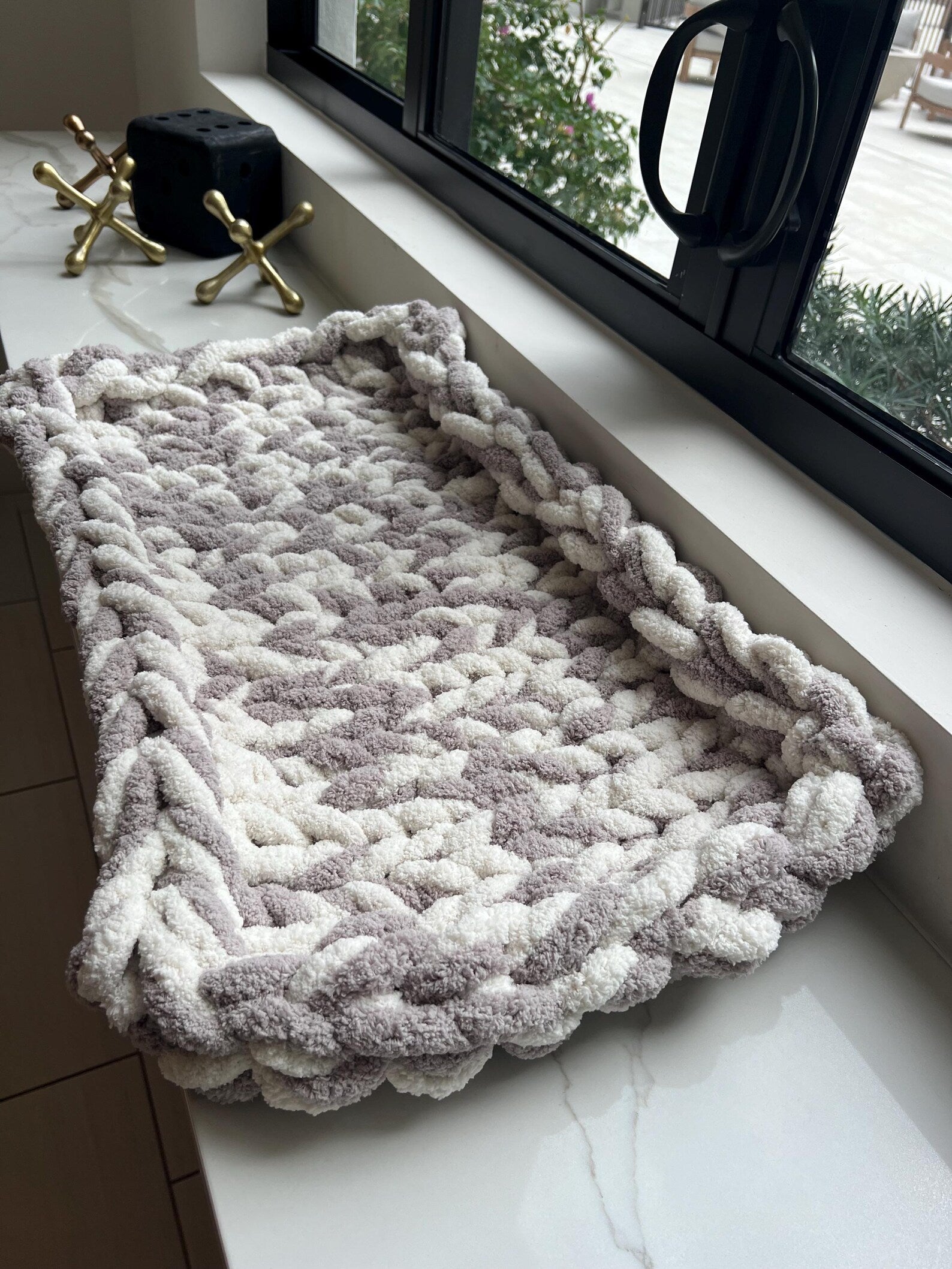 Extra Plüschiges Chenille-Haustierbett – Handgefertigtes Luxus-Kissen für Katzen, Kaninchen & kleine Hunde